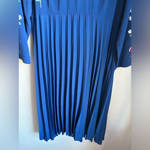 ASOS Navy Floral Embroidered High Neck Pleated Long Sleeve Midi Skater Dress 14 - Picture 4 of 10